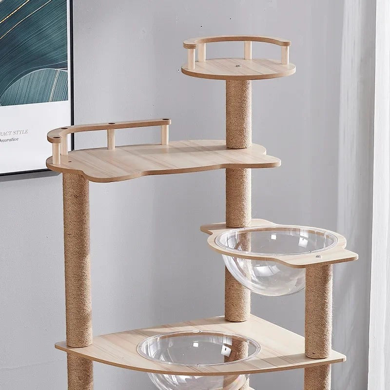 Arbre à chat Esprit Chat en bois clair avec plateformes, poteaux en sisal et bols transparents pour le repos