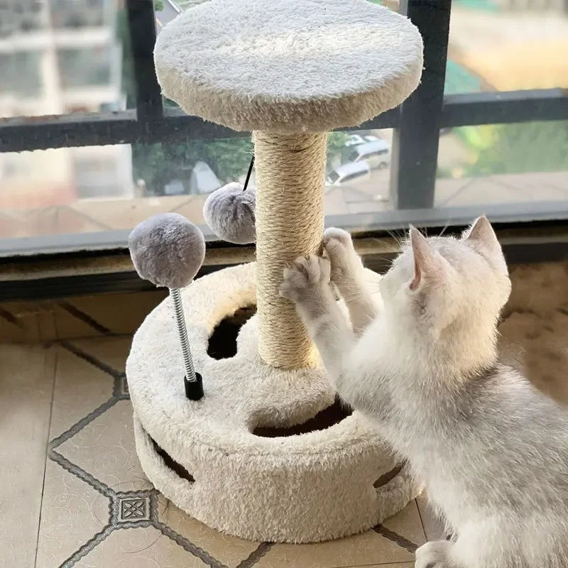 Petit arbre à chat Esprit Chat beige avec poteau en sisal, plateforme et balles suspendues pour jouer et faire ses griffes