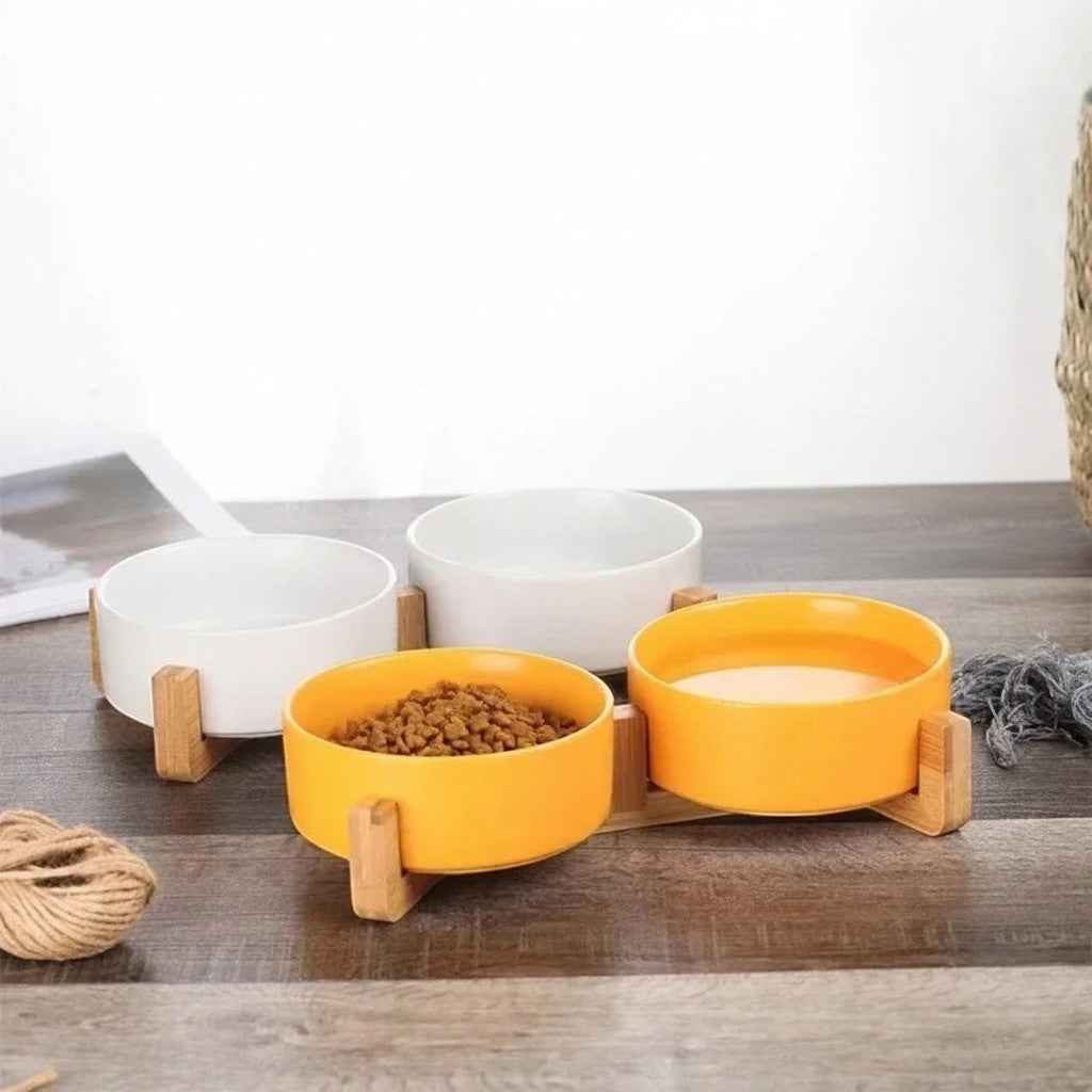 Bols surélevés Esprit Chat en céramique jaune et blanche avec support en bois pour chats et chiens