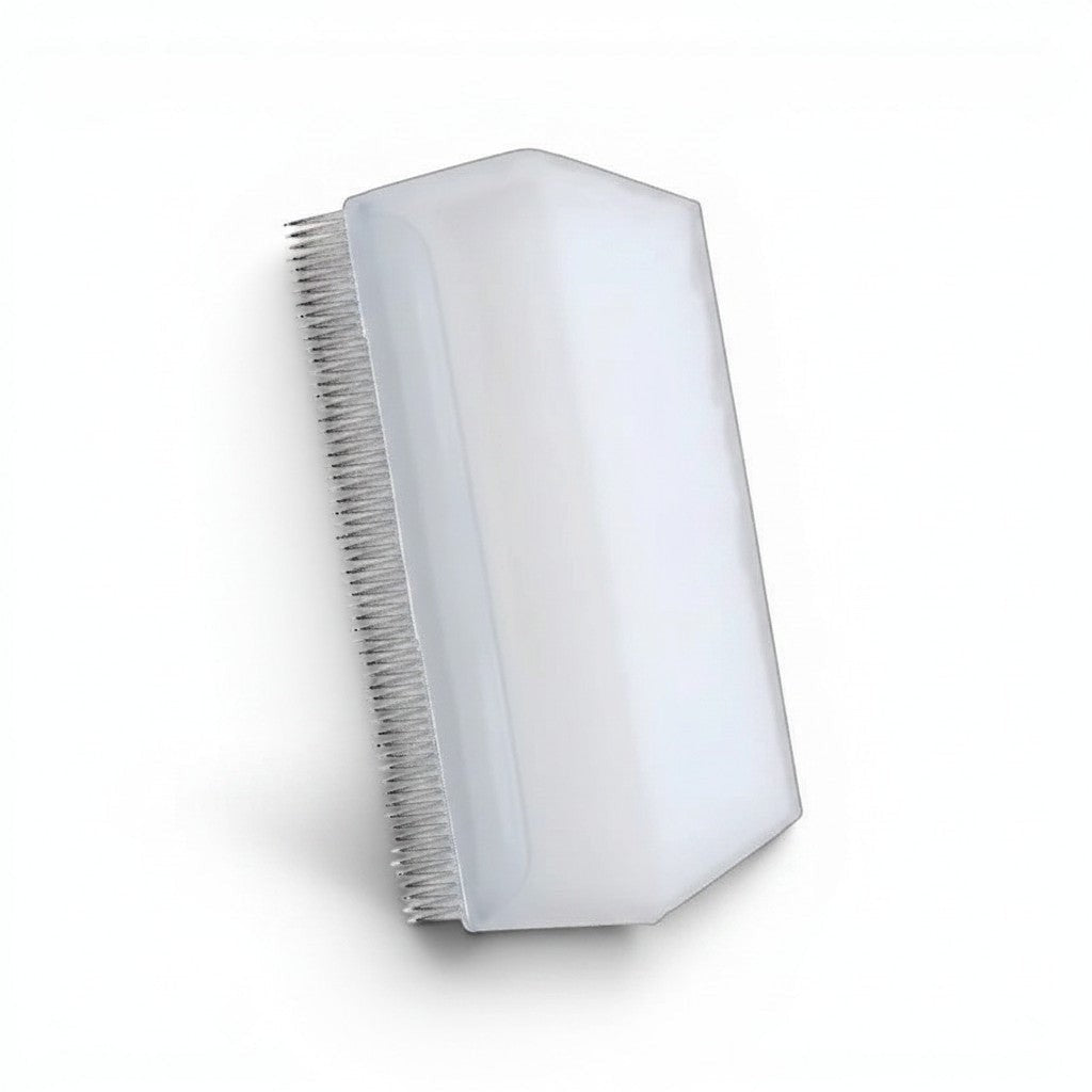 Brosse de massage Esprit Chat en plastique blanc pour le toilettage et le soin du pelage des chats