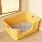Caisse à litière ouverte Esprit Chat en plastique jaune avec poignées latérales, idéale pour le confort de votre félin.
