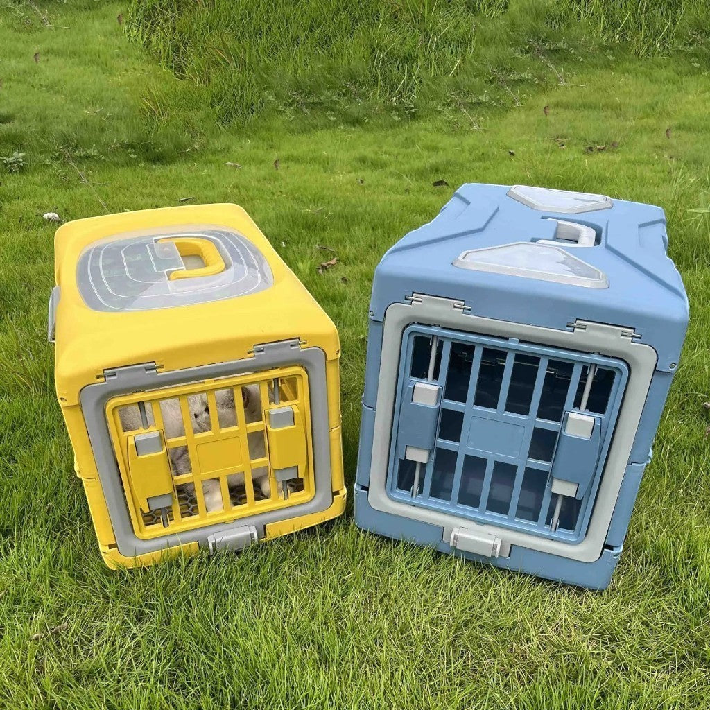 Caisse de transport Esprit Chat en plastique jaune et bleu pour chats, idéale pour les voyages en voiture.