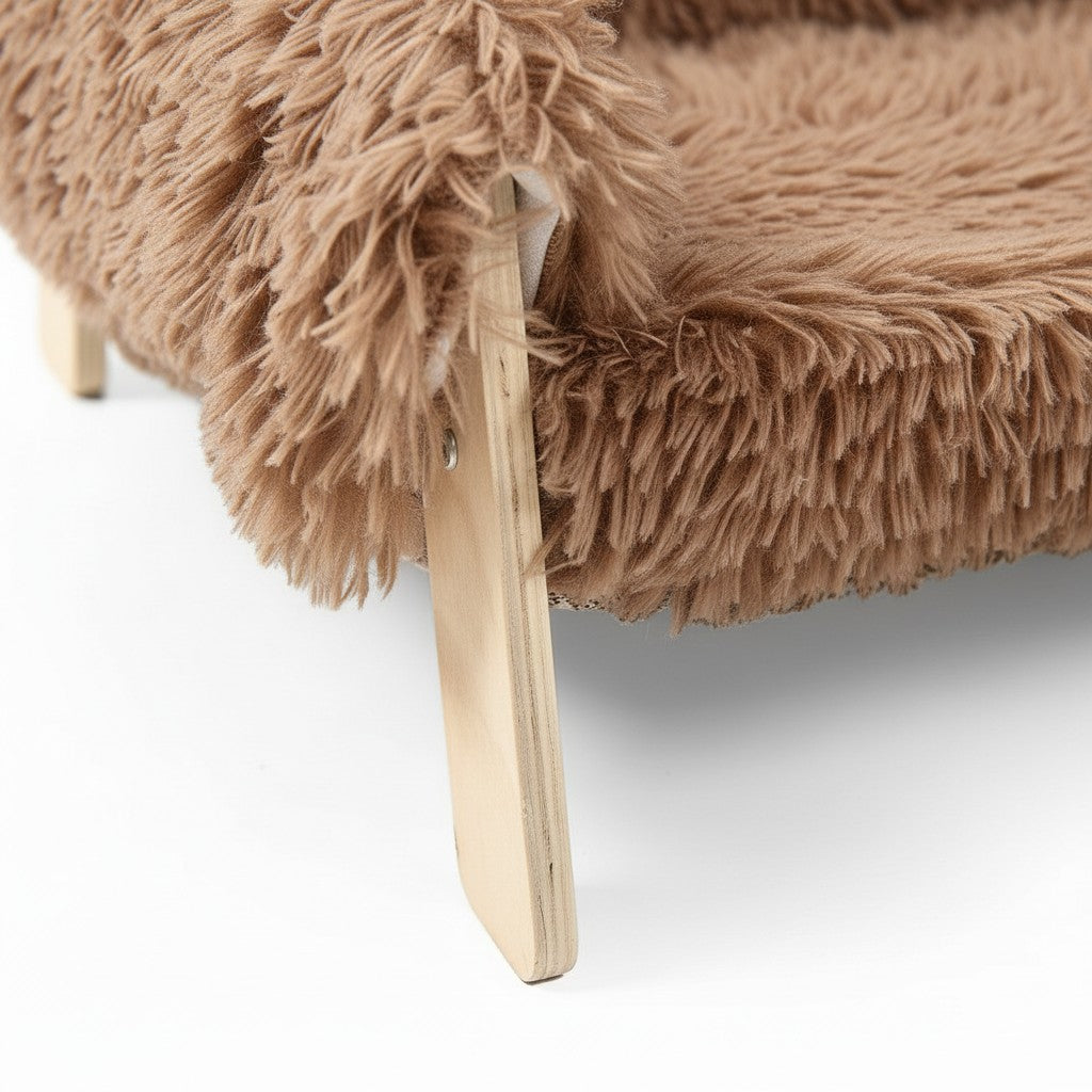 Canapé pour chat Esprit Chat en bois avec revêtement en fausse fourrure marron douce et pieds surélevés