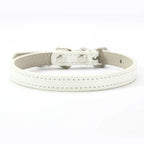 Collier pour chat Esprit Chat en cuir PU blanc ajustable avec boucle métallique et coutures soignées