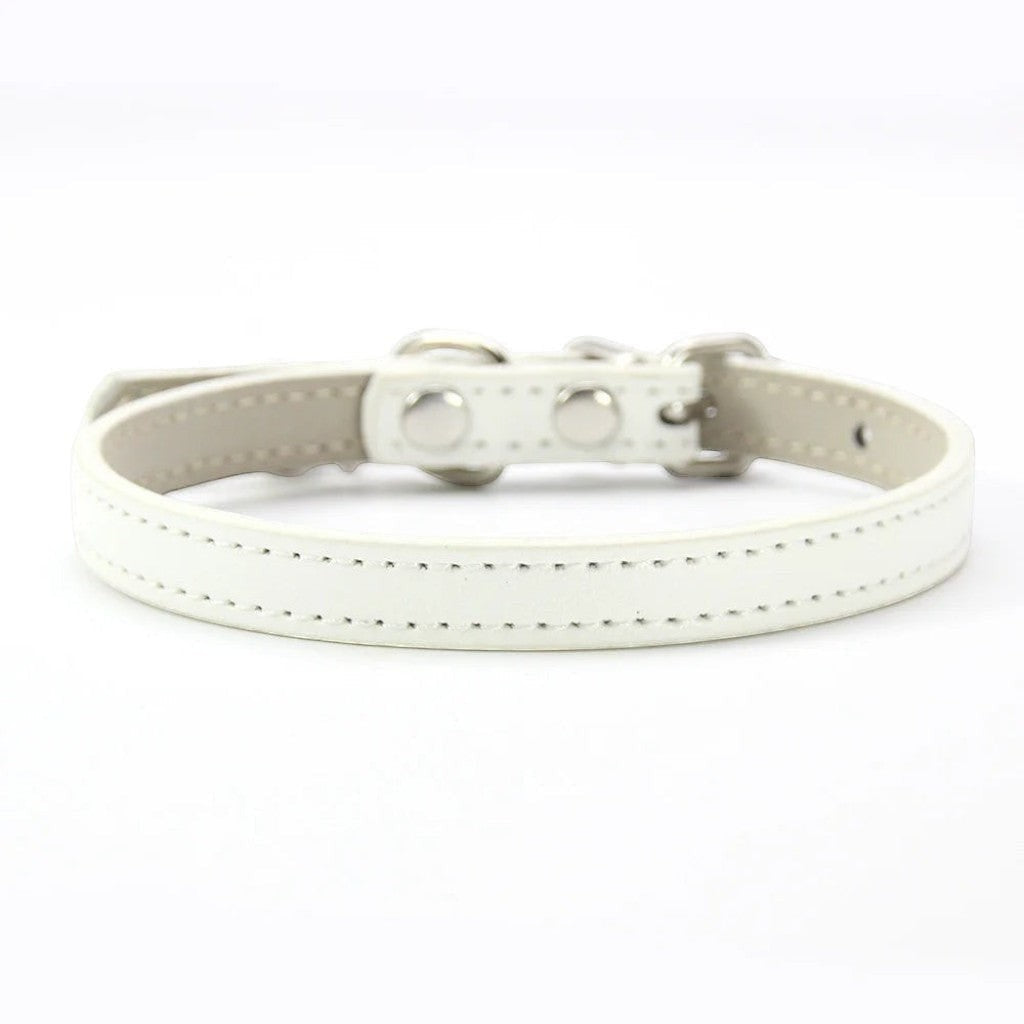 Collier pour chat Esprit Chat en cuir PU blanc ajustable avec boucle métallique et coutures soignées