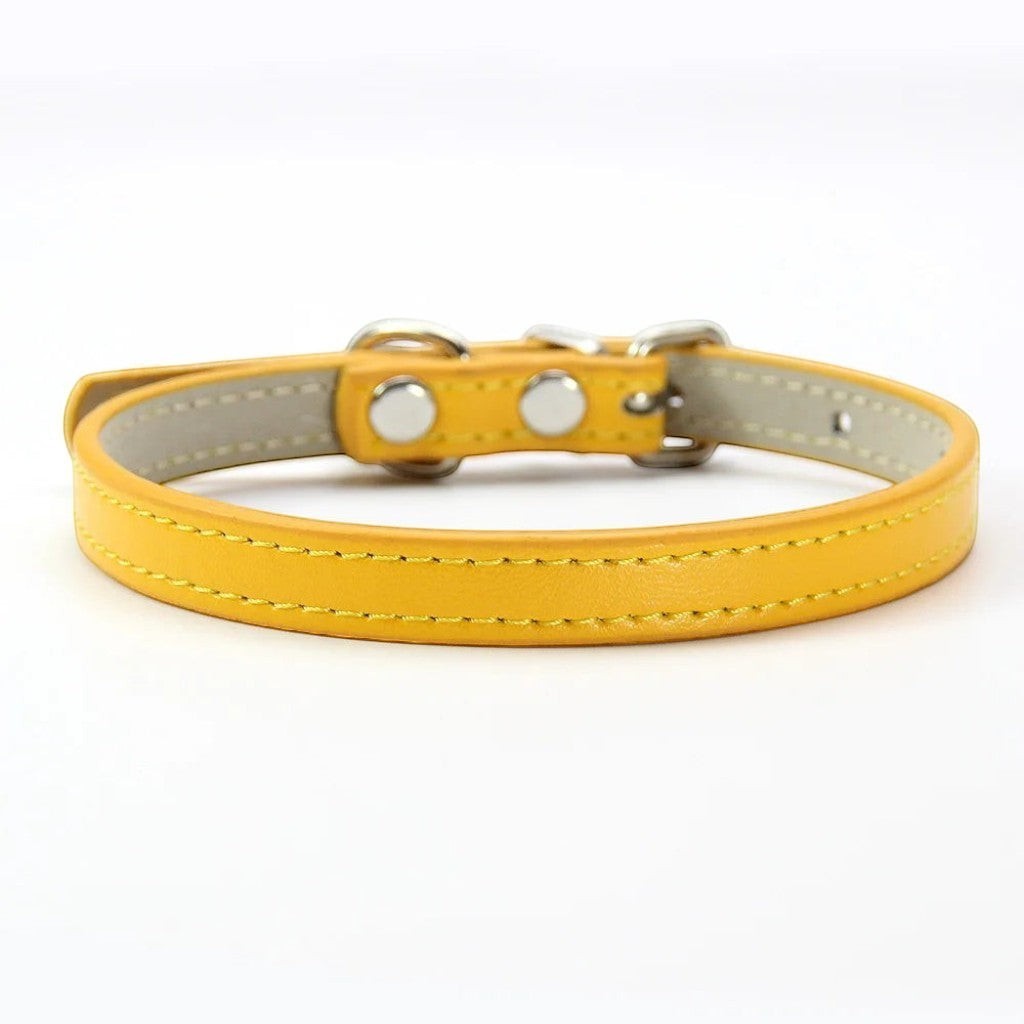 Collier pour chat Esprit Chat en cuir PU jaune avec coutures apparentes et boucle métallique réglable