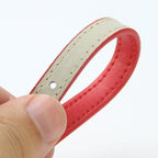 Collier pour chat Esprit Chat en cuir PU rouge et beige avec surpiqûres contrastées, ajustable et résistant