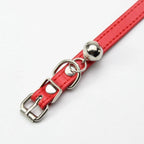 Collier pour chat Esprit Chat en cuir PU rouge avec boucle réglable et petite clochette argentée