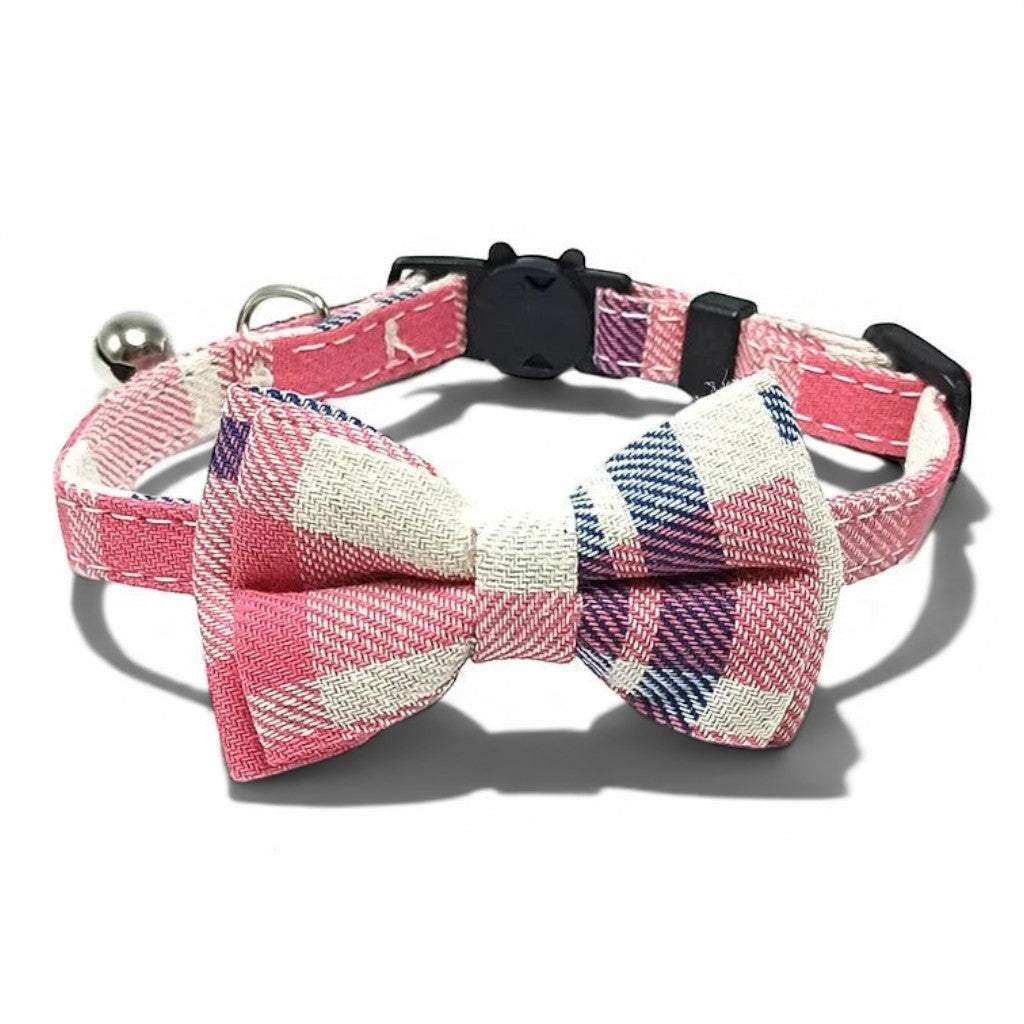 Collier pour chat Esprit Chat en coton à motif écossais rose et blanc avec nœud papillon et grelot