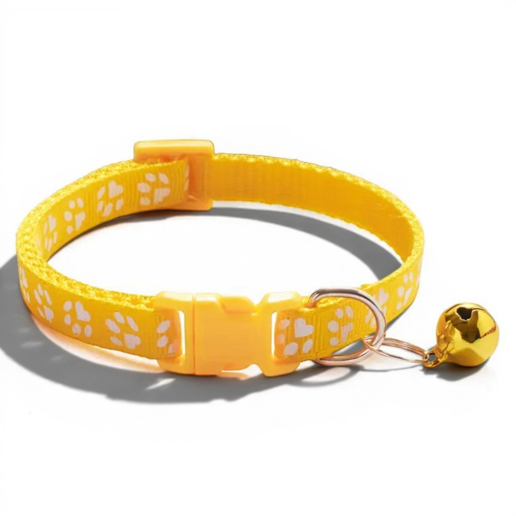 Collier pour chat Esprit Chat jaune en polyester avec motif empreintes de pattes et grelot doré ajustable