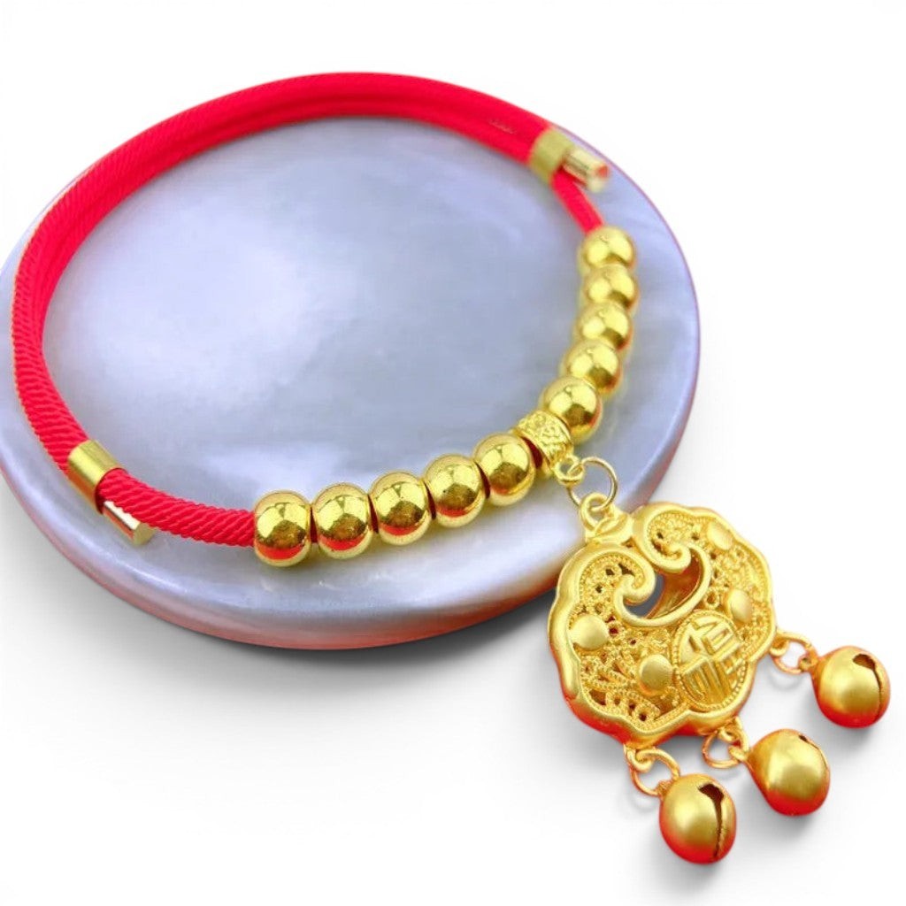 Collier Esprit Chat rouge et doré pour chat avec perles métalliques et pendentif traditionnel porte-bonheur à grelots