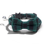 Collier pour chat Esprit Chat en coton à motif tartan vert et noir avec nœud papillon et grelot décoratif
