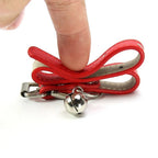 Collier pour chat Esprit Chat en cuir PU rouge souple avec une petite clochette métallique décorative