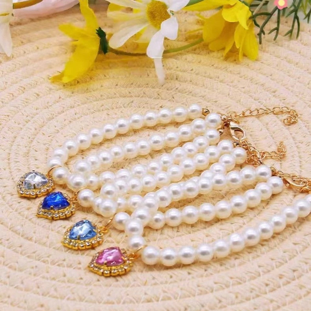 Collier de perles pour chat Esprit Chat avec pendentif en cristal en forme de cœur, disponible en plusieurs couleurs