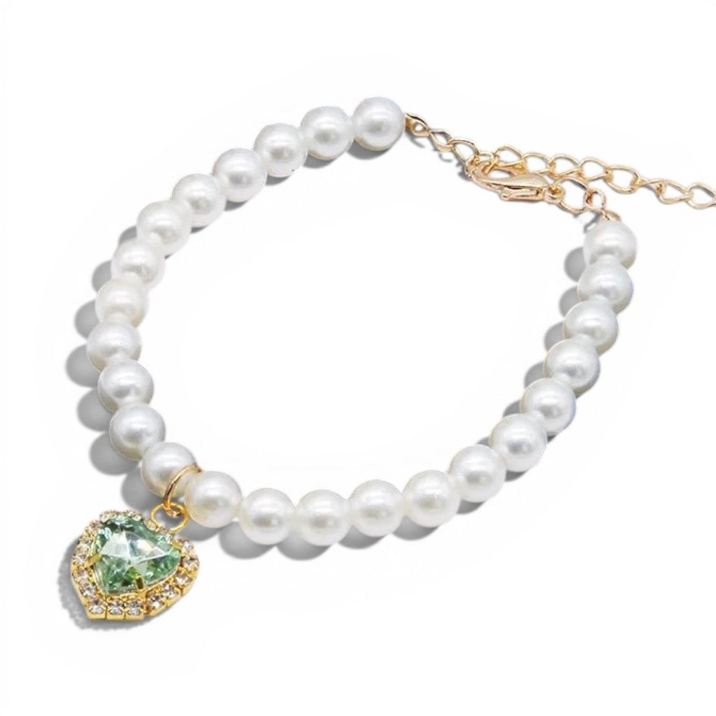 Collier de perles Esprit Chat pour chat avec pendentif en forme de cœur vert et cristaux scintillants