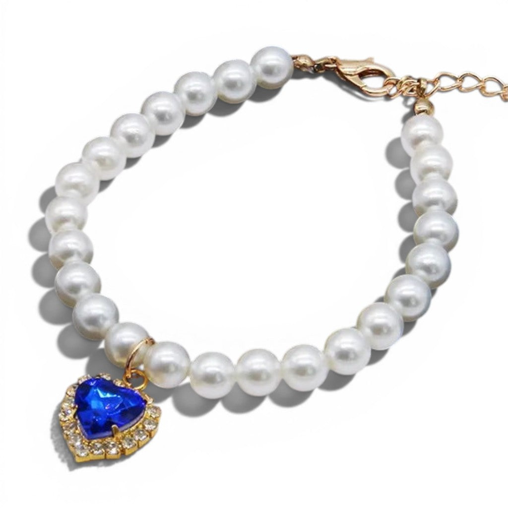Collier de perles Esprit Chat pour chat avec pendentif en forme de cœur bleu entouré de cristaux scintillants