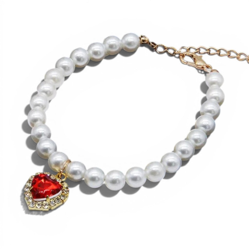 Collier de perles Esprit Chat pour chat avec pendentif en forme de cœur rouge entouré de cristaux scintillants