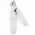 Coupe-griffe silencieux Esprit Chat 2-en-1 blanc avec éclairage LED intégré pour une coupe sécurisée des griffes d'animaux