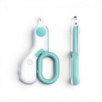 Coupe-griffes Esprit Chat en acier inoxydable blanc et bleu clair avec éclairage LED intégré et verrou de sécurité.