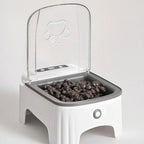Distributeur de croquettes automatique Esprit Chat en plastique blanc avec couvercle transparent et motif patte