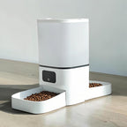 Distributeur de croquettes Esprit Chat double automatique en plastique blanc avec deux gamelles pour chats