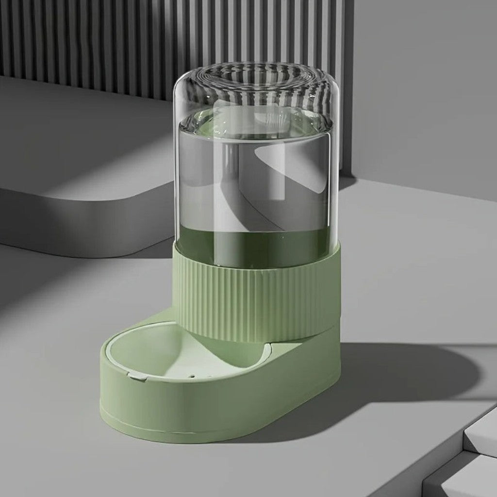 Distributeur d'eau par gravité Esprit Chat en plastique vert avec réservoir transparent pour chat