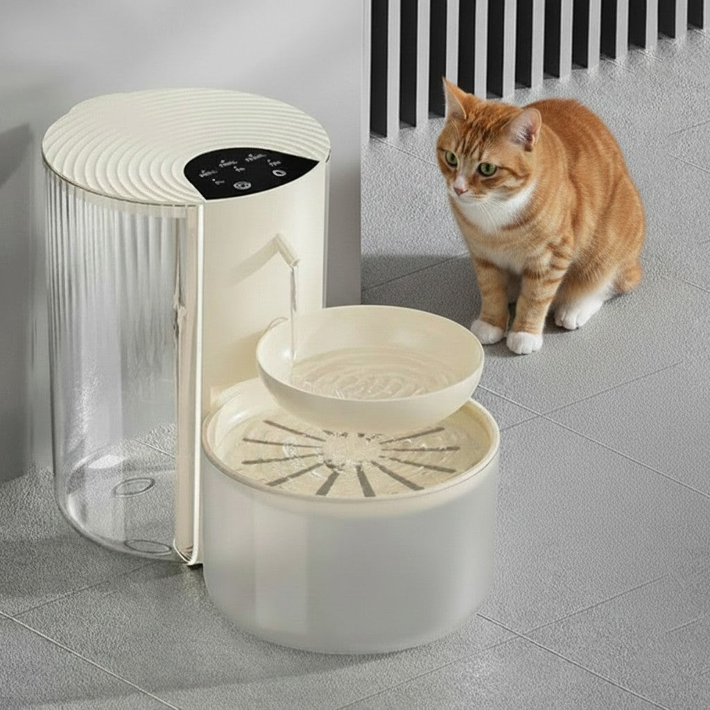 Fontaine à eau automatique Esprit Chat en plastique blanc cassé avec séparateur eau propre/sale et grand réservoir.