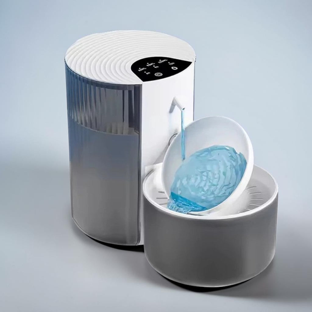 Fontaine à eau automatique Esprit Chat en plastique blanc et gris, avec réservoir transparent et écran de contrôle.
