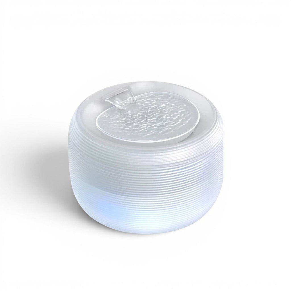 Fontaine à eau pour chat Esprit Chat blanche en plastique, ultra silencieuse, avec filtre et brosse de nettoyage inclus.