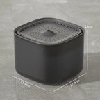 Fontaine à eau automatique Esprit Chat en plastique gris, 17.9x17.9x13cm, avec couvercle perforé.