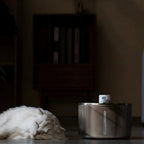 Fontaine à eau automatique en acier inoxydable pour chats APD APETDOLA, silencieuse et sans fil, avec indicateur de niveau d'eau.
