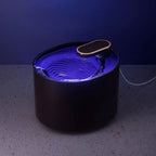 Fontaine à eau moderne Esprit Chat en plastique noir avec éclairage LED bleu, 3L, silencieuse et filtrante.