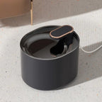 Fontaine à eau moderne Esprit Chat en plastique noir, 3L, avec filtre et capteur de mouvement.