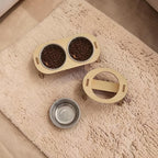 Esprit Chat double gamelle surélevée en bois avec bols en acier inoxydable pour chat et chien, 2 bols remplis de croquettes.