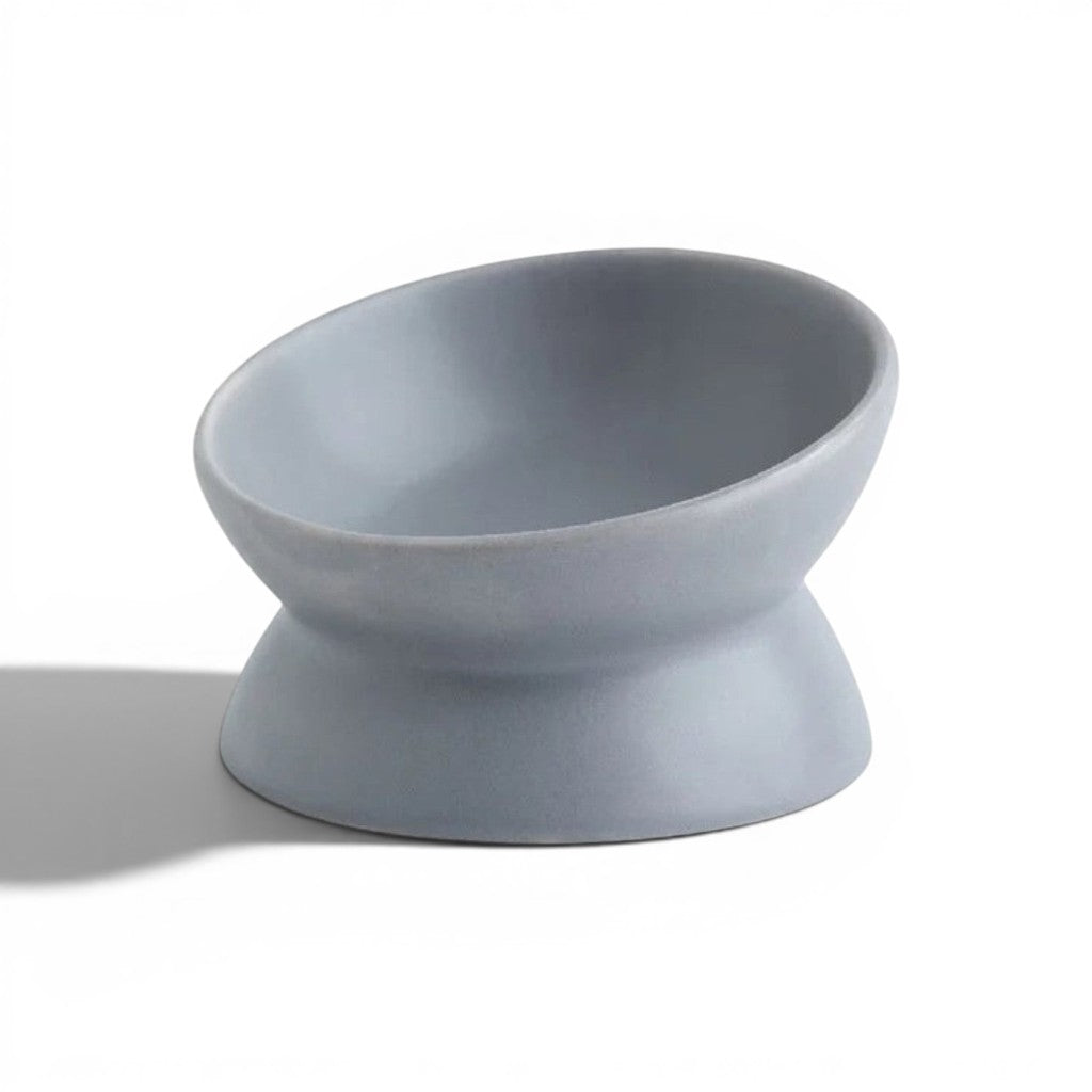 Gamelle inclinée Esprit Chat en céramique grise pour chat, design ergonomique surélevé pour une alimentation confortable