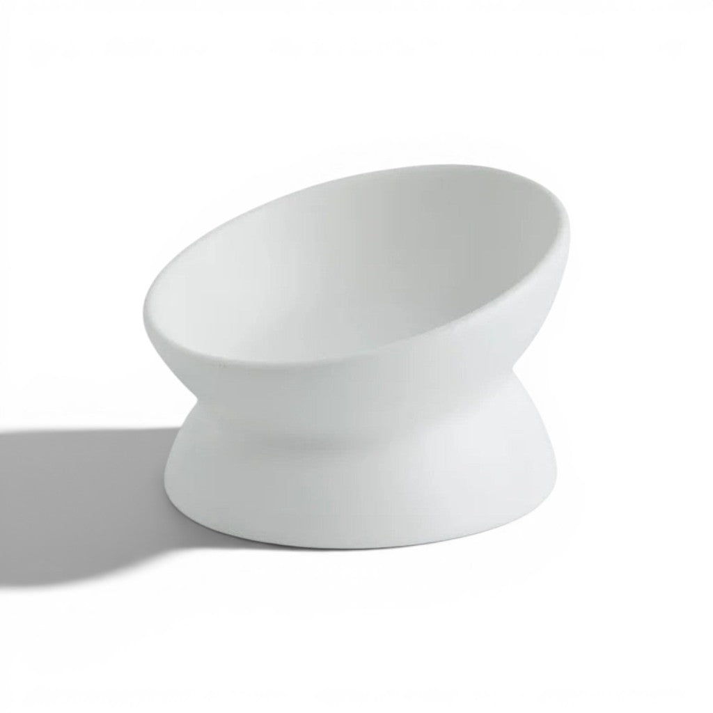 Gamelle inclinée Esprit Chat en céramique blanche pour chat, design ergonomique surélevé pour une alimentation facile