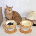 Gamelle surélevée Esprit Chat en céramique avec support en bois pour le confort cervical d'un chat