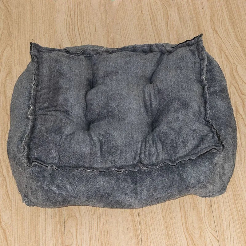 Grand panier Esprit Chat gris en fibre douce et rembourrée pour le confort des animaux