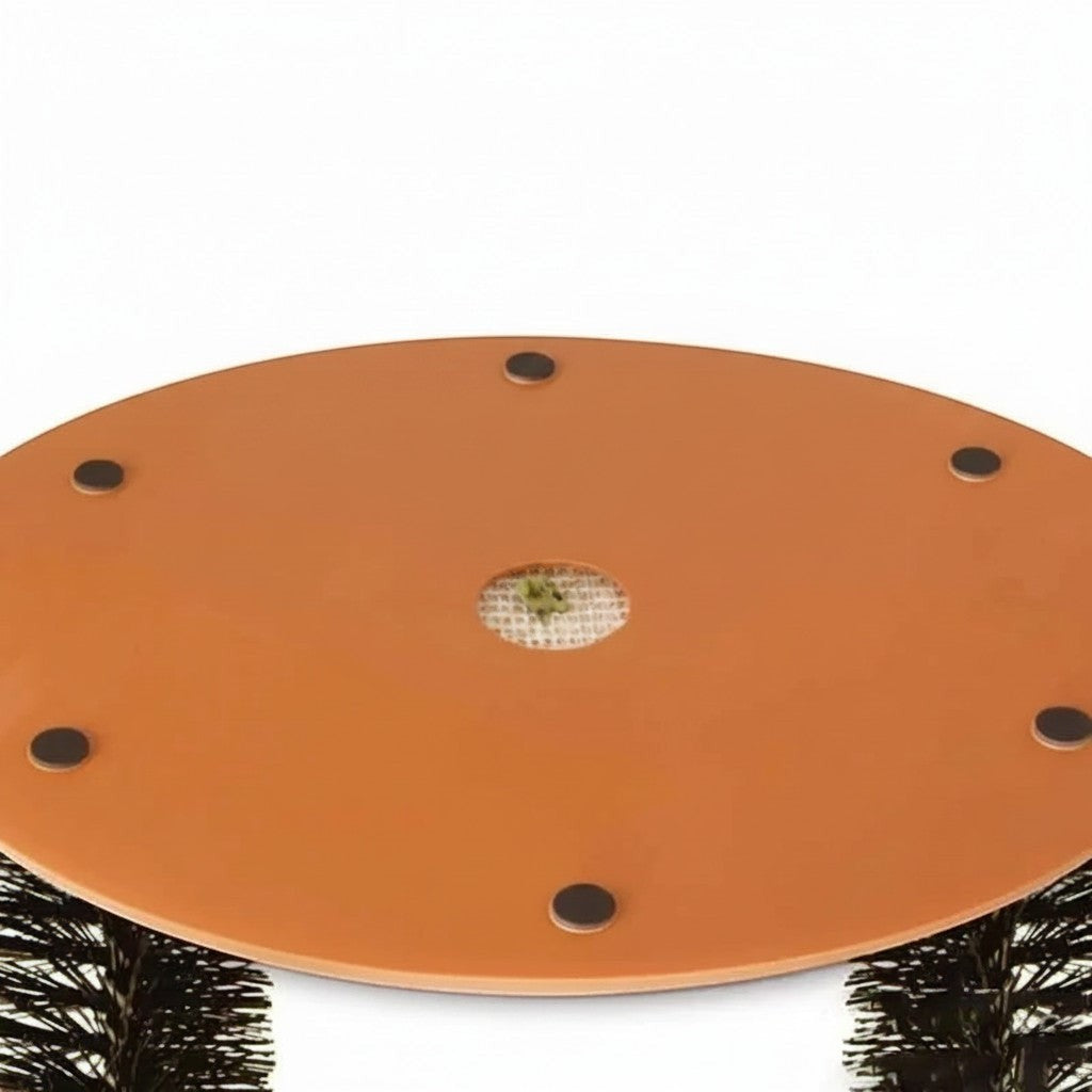 Gratte-dos pour chat Esprit Chat avec base ronde marron et brosses noires pour masser et enlever les poils morts.