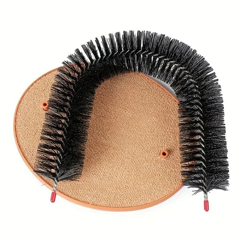 Gratte-dos Esprit Chat avec brosse noire en arc et base en tissu beige pour le toilettage et le massage du chat