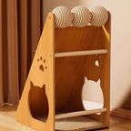 Griffoir Esprit Chat en bois avec trois balles en sisal suspendues et découpes décoratives en forme de patte et chat