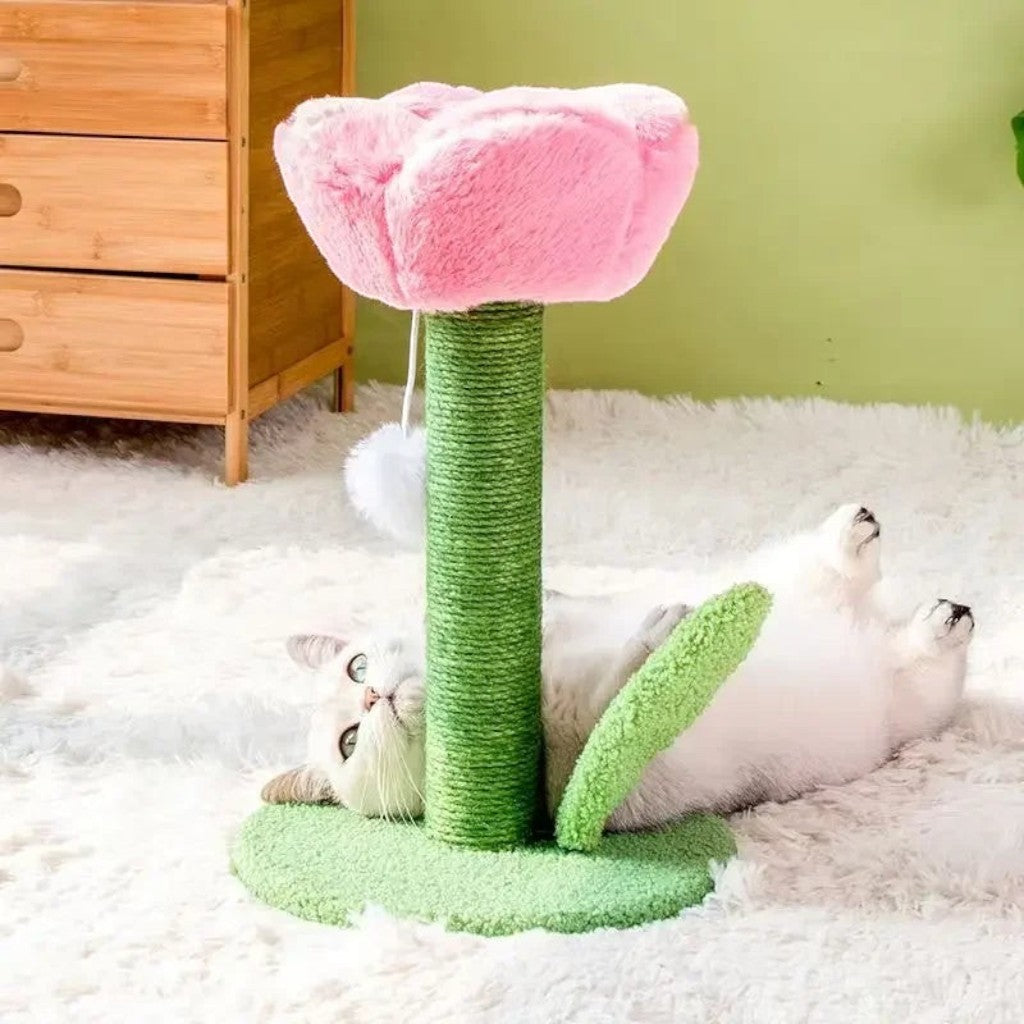 Petit griffoir Esprit Chat en forme de tulipe rose avec poteau en sisal vert pour le jeu et les griffes du chat