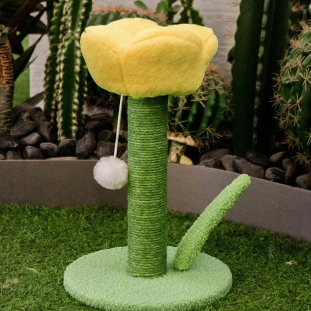 Griffoir pour chat Esprit Chat en forme de tulipe jaune avec poteau en sisal vert et jouet pompon