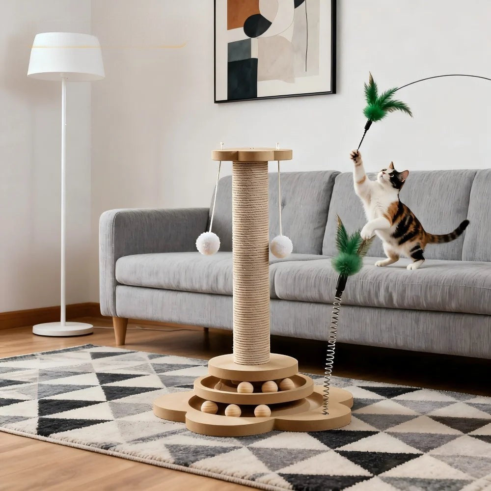 Esprit Chat Griffoir Chat Vertical en bois avec jouets plume et boules, idéal pour l'intérieur.
