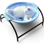 Chat blanc couché dans un hamac Esprit Chat bleu en maille respirante avec structure en métal noir