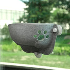 Hamac de fenêtre Esprit Chat en feutre gris avec motif patte pour le repos confortable de votre félin
