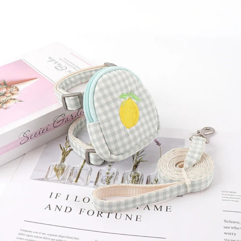 Harnais Esprit Chat avec petit sac à dos intégré, motif citron sur tissu vichy vert pastel, laisse assortie incluse