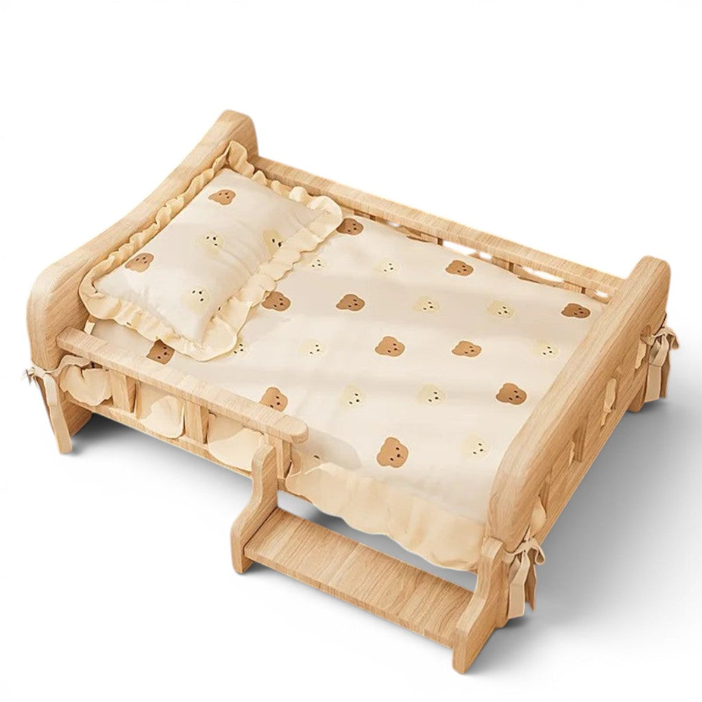 Lit pour chat Esprit Chat en bois naturel avec literie beige à motifs d'oursons et petit escalier intégré