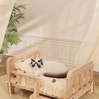 Lit pour chat Esprit Chat en bois naturel avec literie beige à motifs d'ours pour un confort élégant