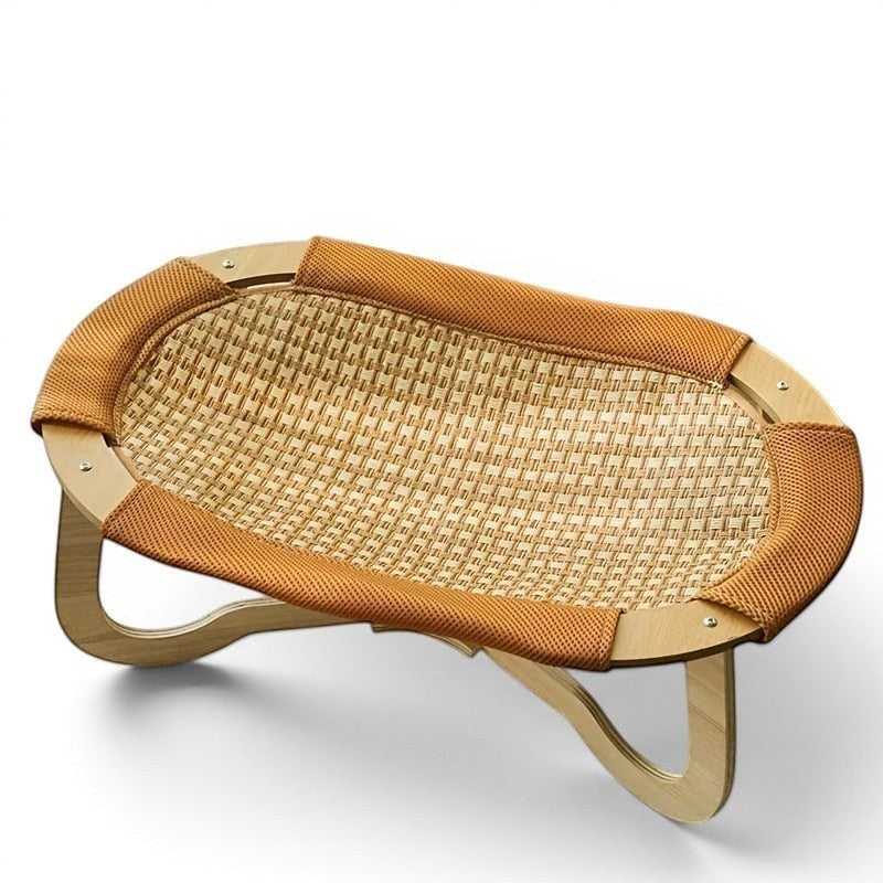 Lit rafraîchissant Esprit Chat en bois avec hamac tressé beige et bordures orange pour le confort des chats